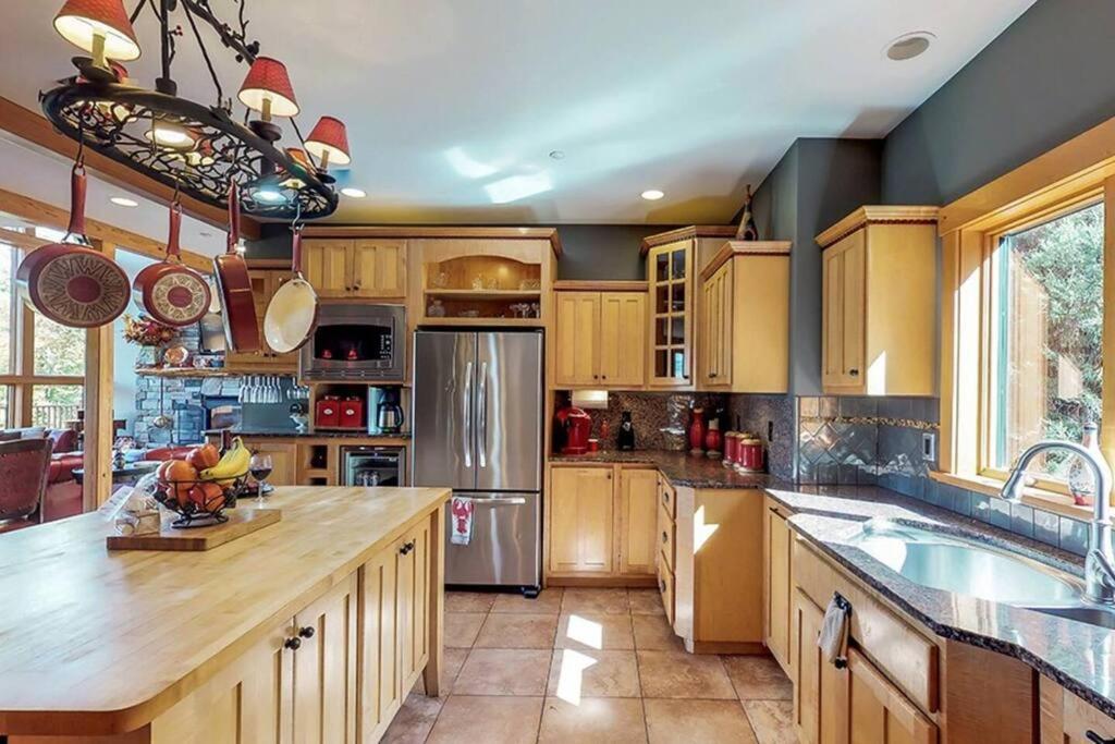 The Glen House -9 Bdrm Estate Sleep 26 Movie Theater,Pool,Golf,Ski Newry Eksteriør bilde